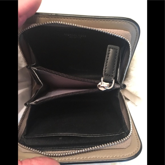 Michael Kors Luxury Collection Taupe Celeste Card Wallet - Picture 5 of 14